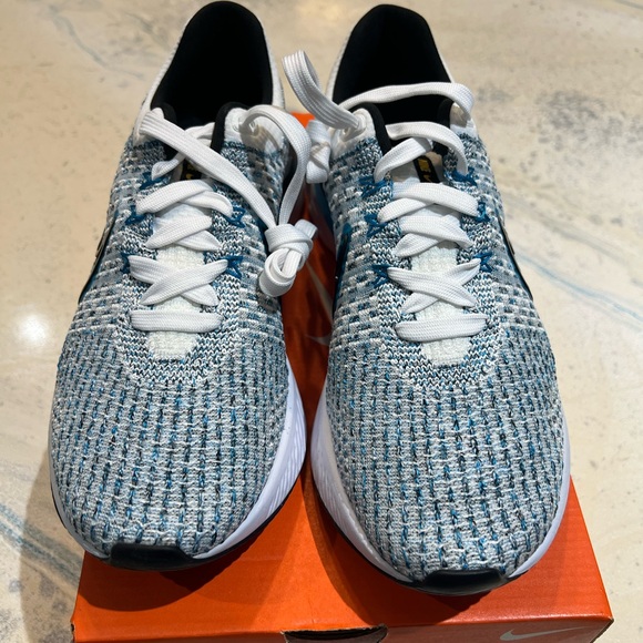 Nike react infinity run flyknit 3 shoes men’s 8.5 US blue orbit DH5392 102 - Picture 1 of 6